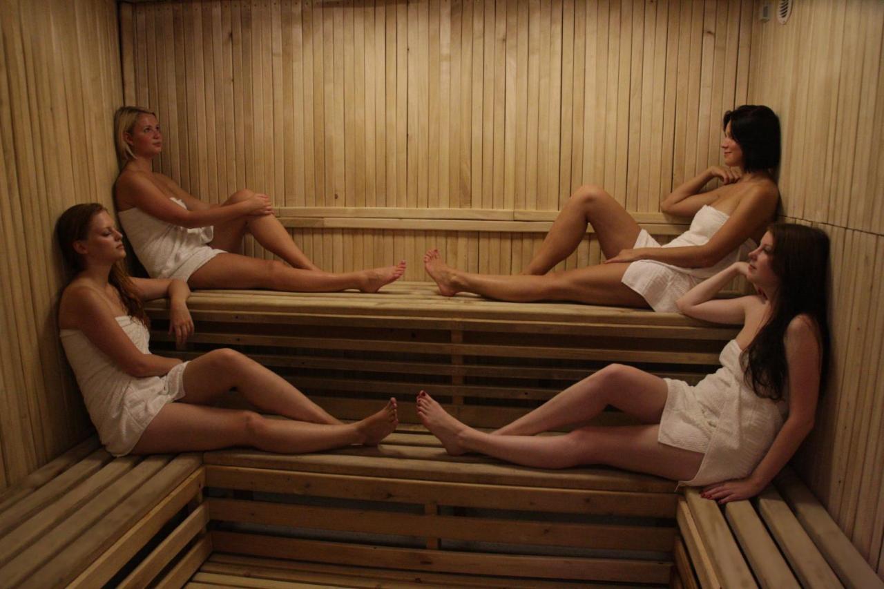 Hotel Pod Vlekem โลชนา โปด กลิโนฟเซม ภายนอก รูปภาพ